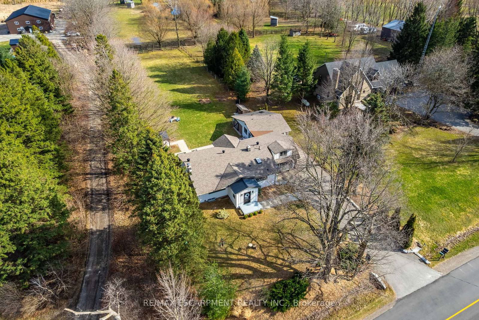 Detached House sold at 88 Concession 7 Road, Hamilton, Rural Flamborough, L8B 1T3 - MLS: X12074328