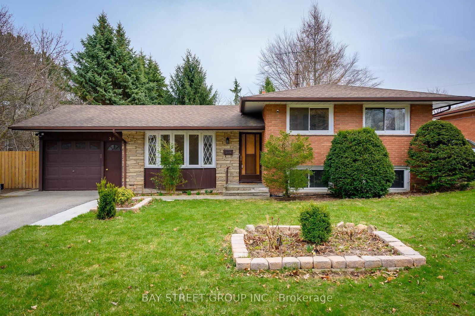 Detached House for sale at 36 Trelawne Drive, St. Catharines, Vine/Linwell, L2M 2G8 - MLS: X12074511