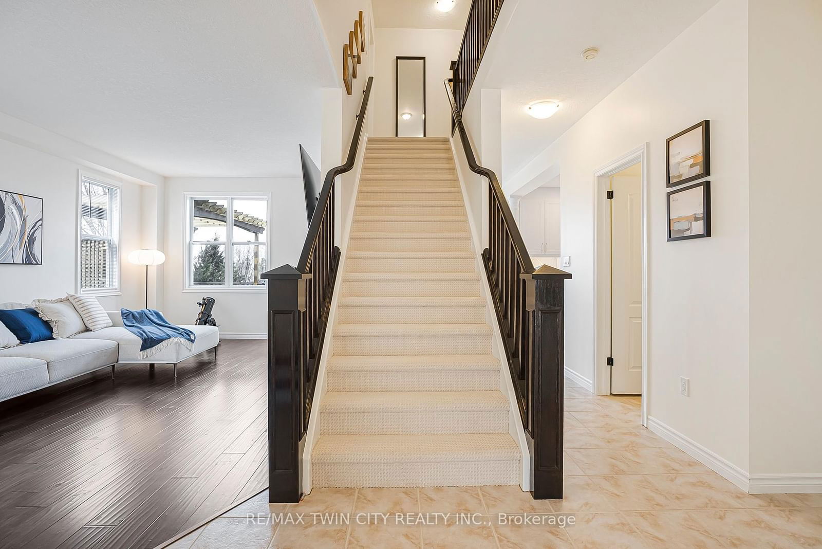 Detached House sold at 612 Frieburg Drive, Waterloo, N2T 2Y4 - MLS: X12074735
