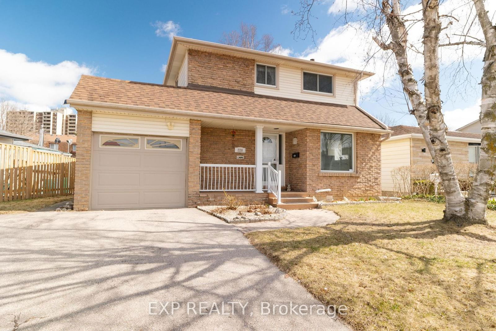 Detached House for sale at 220 Cedarwoods Crescent, Kitchener, N2C 2J8 - MLS: X12074823