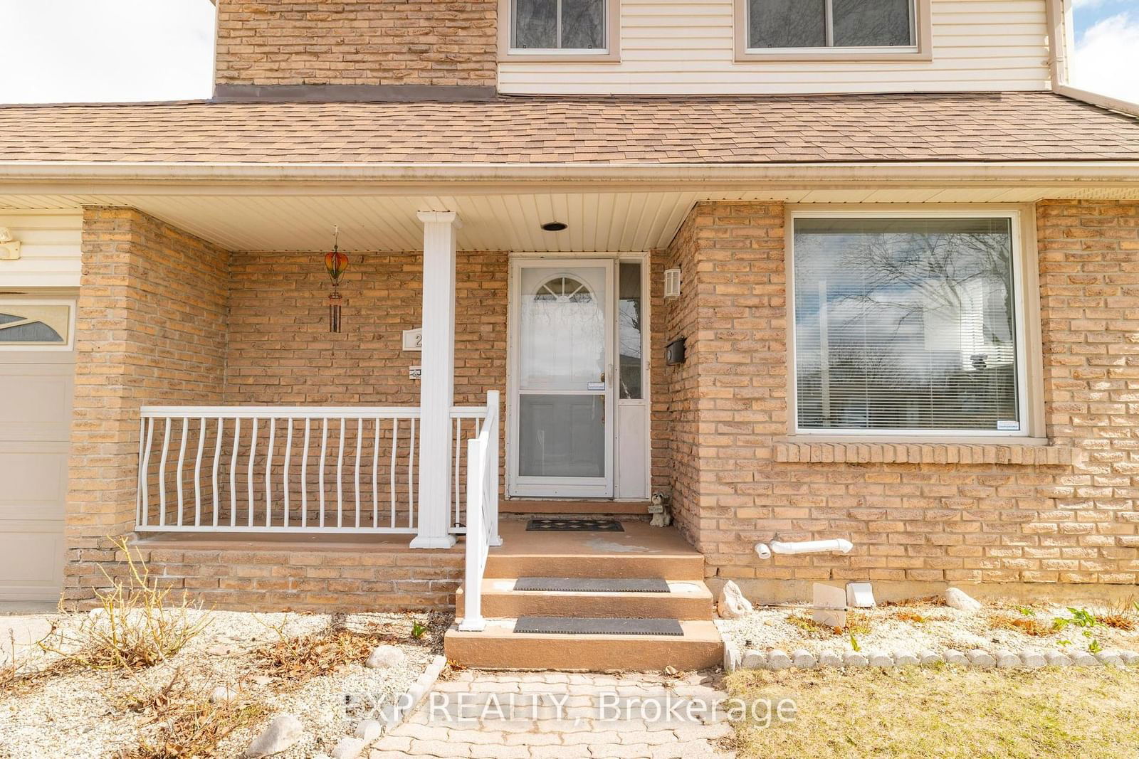 Detached House for sale at 220 Cedarwoods Crescent, Kitchener, N2C 2J8 - MLS: X12074823