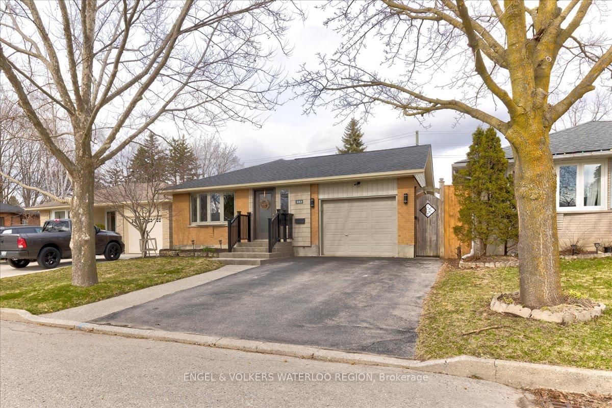 Detached House sold at 353 Lee Circle, Waterloo, N2K 2L8 - MLS: X12075036