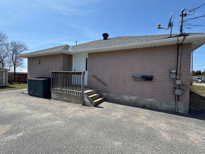 263 Ski Club Rd, North Bay - Widdifield image-0-2