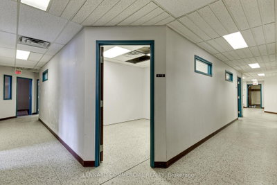 40 Lindsay Street S — photo 4