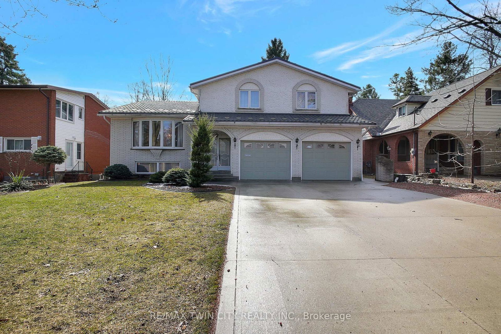 Detached House sold at 267 Normandy Avenue, Waterloo, N2K 1X6 - MLS: X12075625