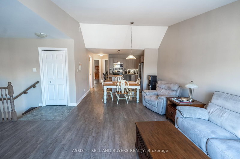 225 - 218 First St E, Cornwall, K6H 0G2 | Image 2