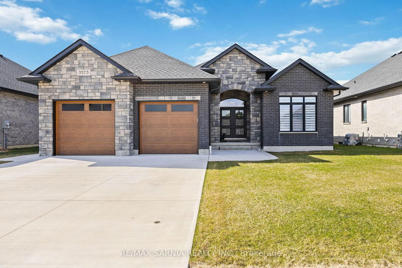 3575 Mia Lane, Plympton-Wyoming - Plympton Wyoming image-0-0