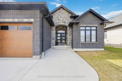 3575 Mia Lane, Plympton-Wyoming - Plympton Wyoming image-0-1