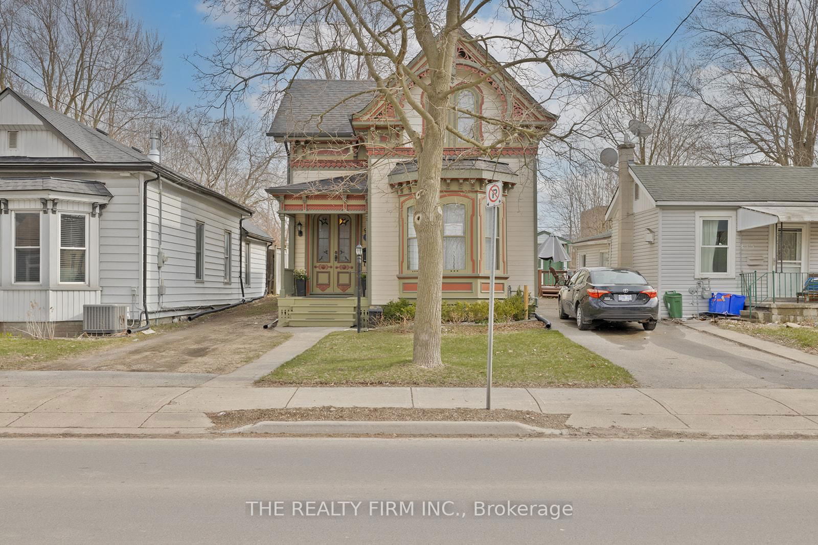 Detached House sold at 839 Queens Avenue, London East, East G, N5W 3H7 - MLS: X12075995