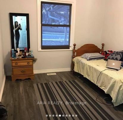 365 Dale Cres, Waterloo, N2J 3Y6 | Image 2