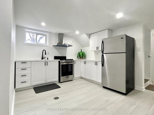 Lower Unit - 6304 Dunn Street