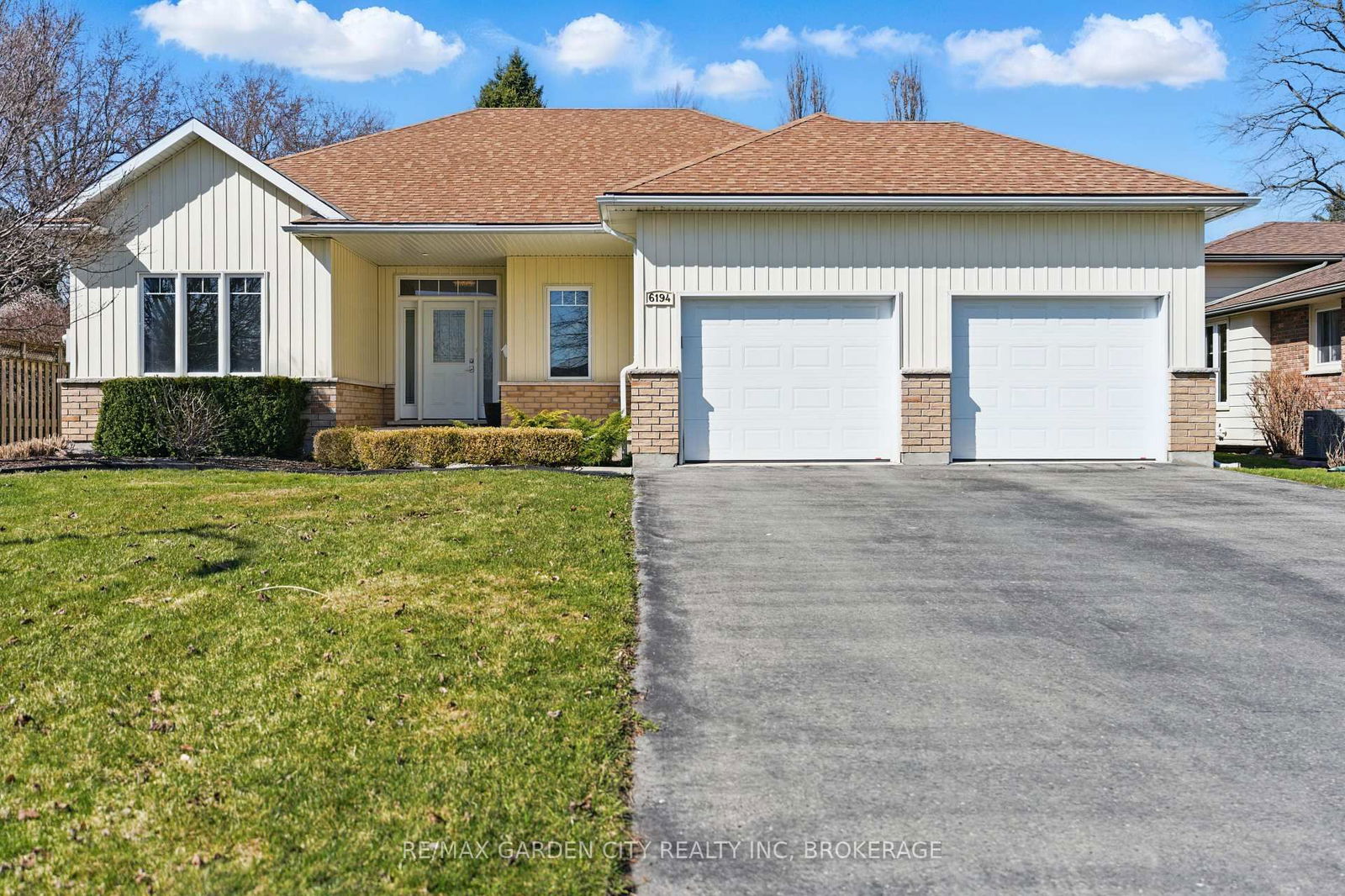 Detached House sold at 6194 Delta Drive, Niagara Falls, West Wood, L2H 2G8 - MLS: X12076429