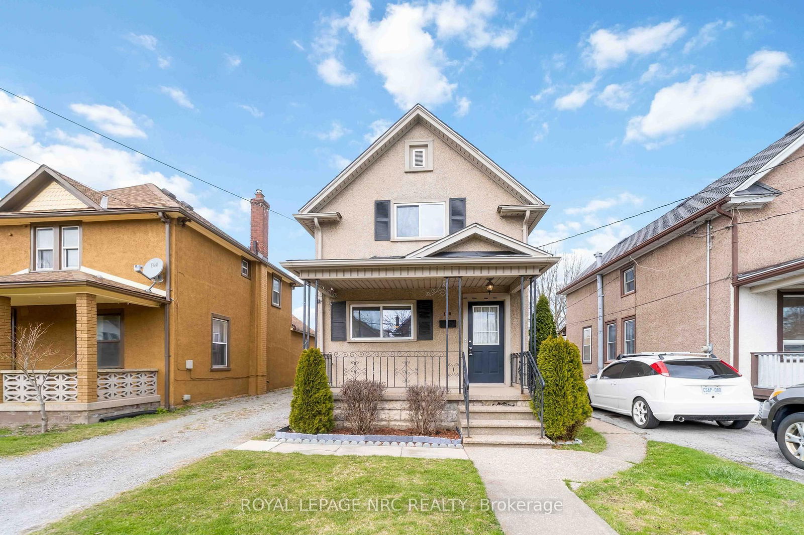 Detached House for sale at 110 Regent Street, Welland, Welland Downtown, L3B 4H8 - MLS: X12076676