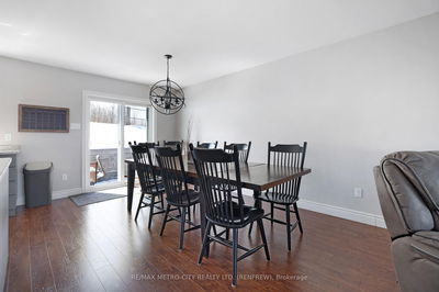 148 Haramis Dr, Renfrew - Renfrew image-0-3