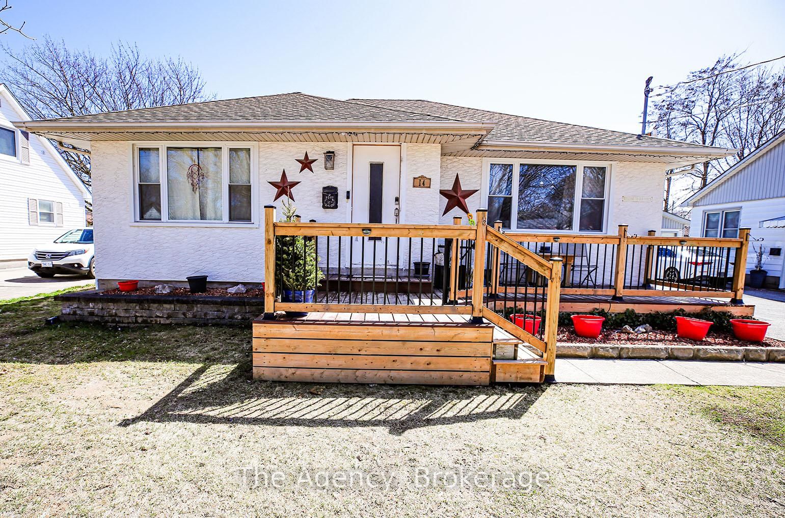 Detached House for sale at 14 Heywood Avenue, St. Catharines, Bunting/Linwell, L2M 2M8 - MLS: X12076790