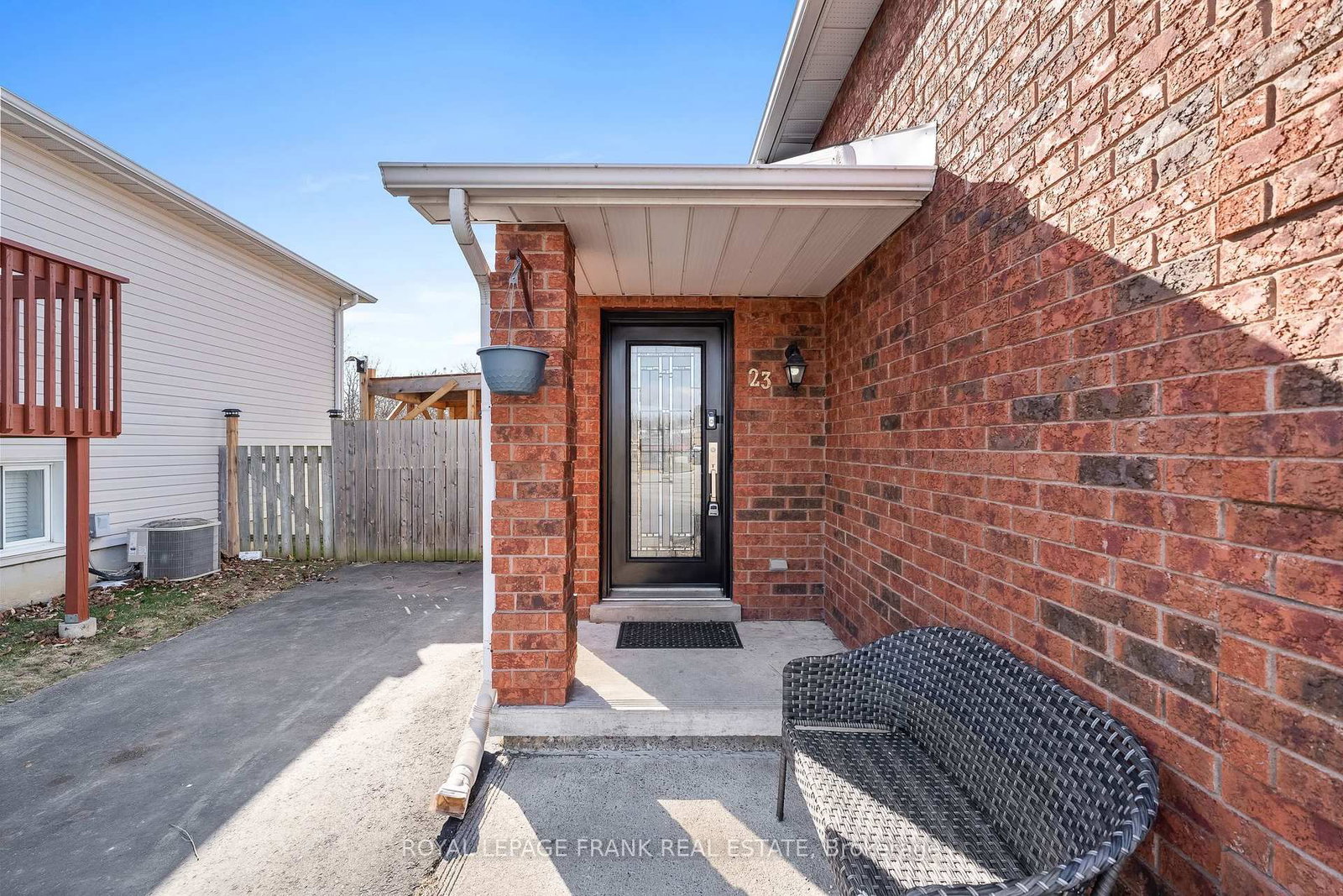 Listing Image 4