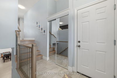 56 Mcintosh Cres, Quinte West - Murray Ward image-0-4