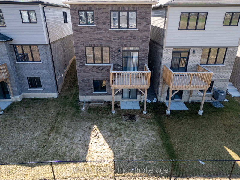 169 Vanilla Tr, Thorold, L2V 0L2 | Image 2