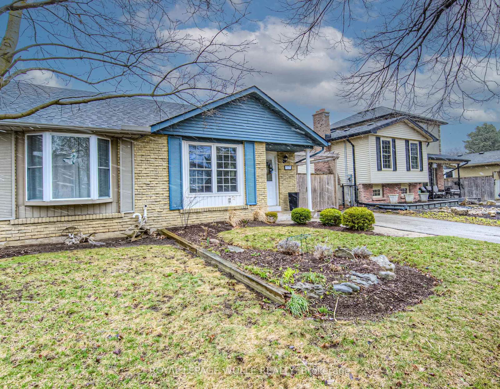 Semi-Detached House sold at 107 Keewatin Avenue, Kitchener, N2B 3L9 - MLS: X12077188
