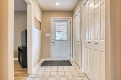5 Windham Crt, North Perth - Listowel image-0-4