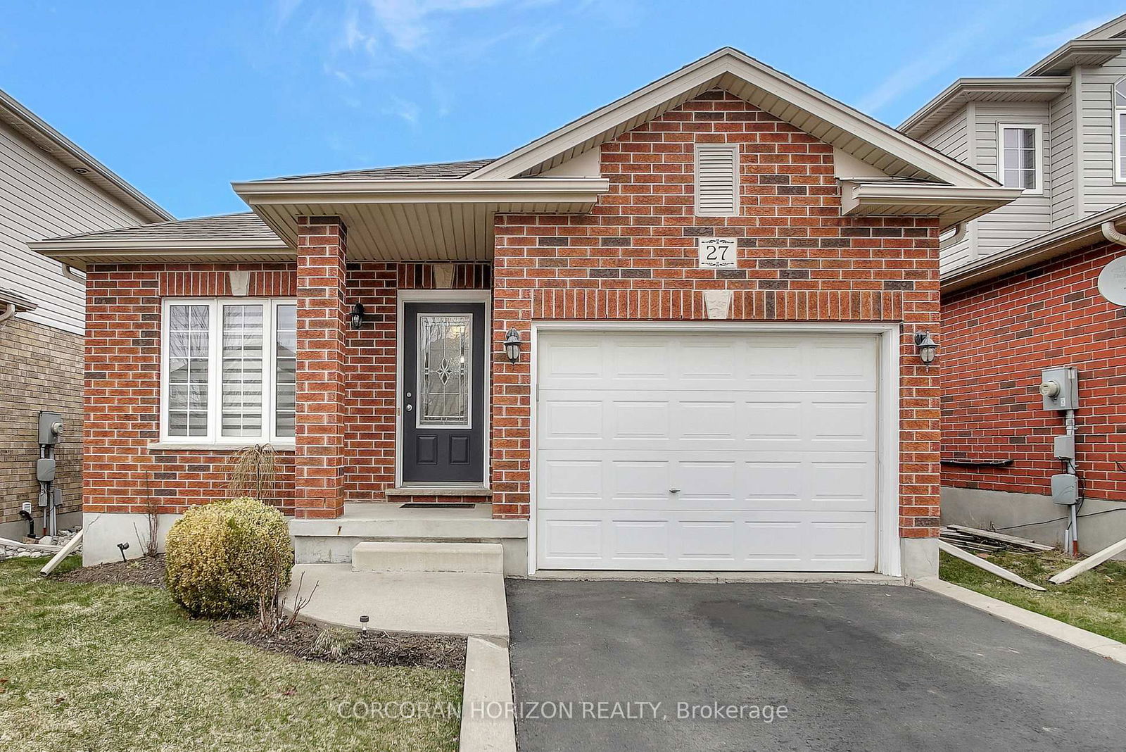 Detached House for sale at 27 Broadoaks Drive, Cambridge, N1T 2C3 - MLS: X12077619