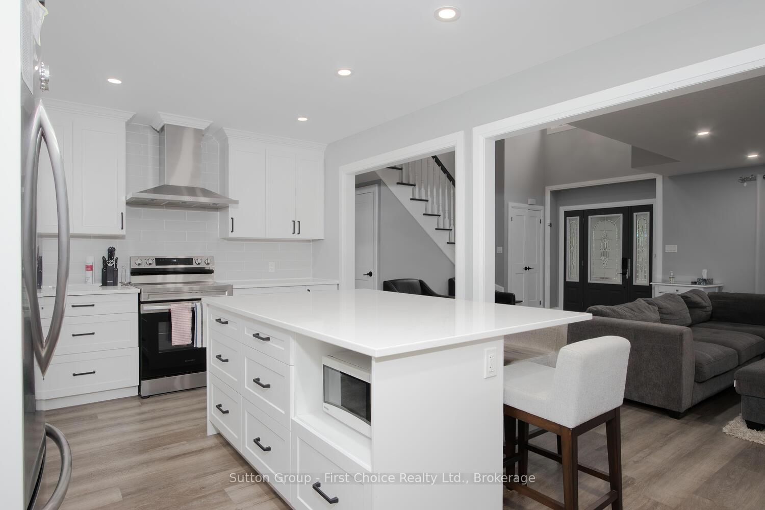 Listing Image 7