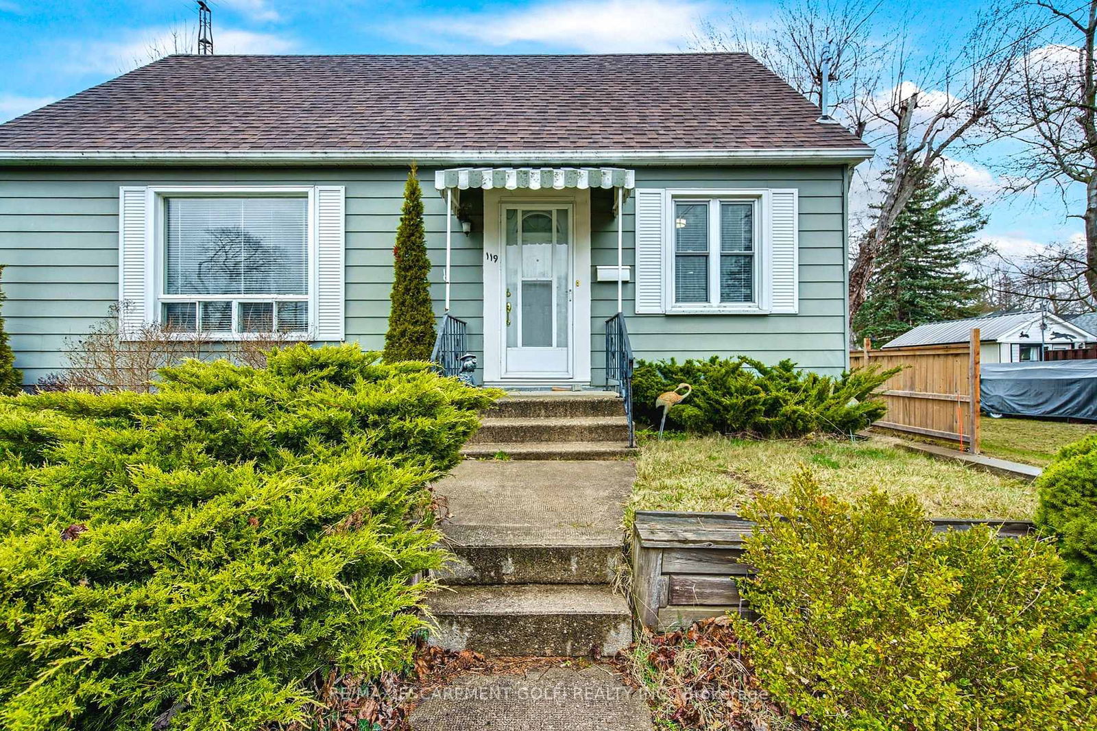Detached House sold at 119 Park Avenue, Haldimand, Dunnville, N1A 1M5 - MLS: X12077805