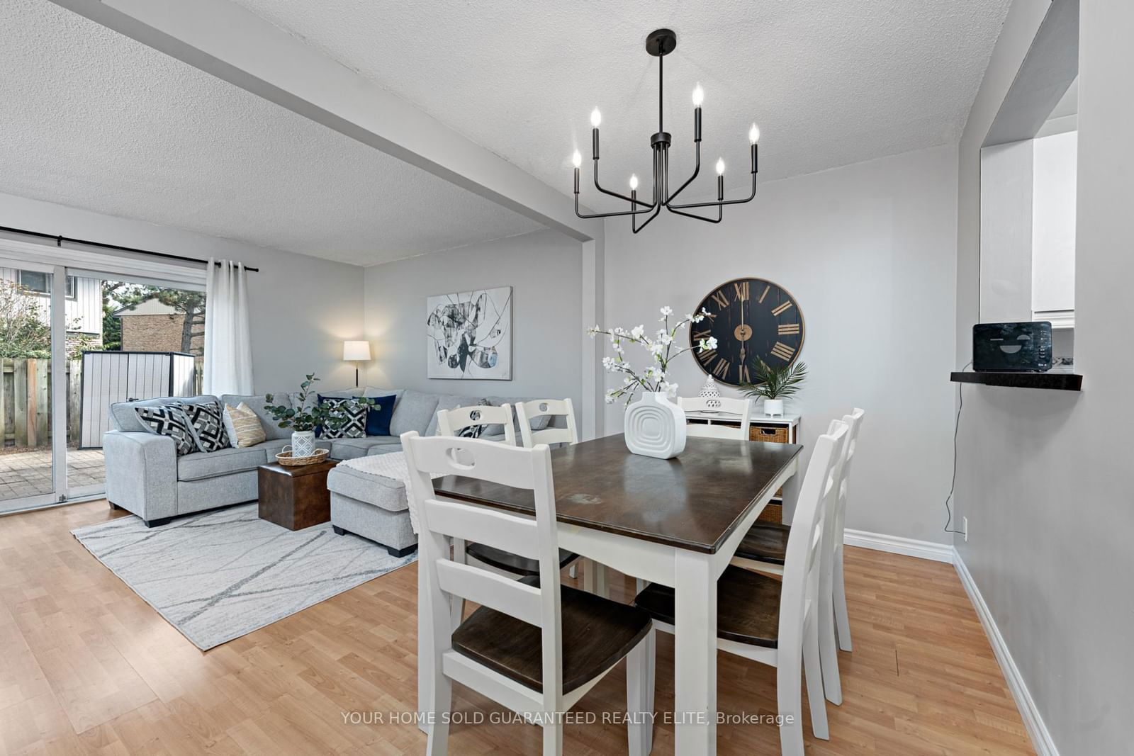 Townhouse sold at 60-302 Vine Street, St. Catharines, Carlton/Bunting, L2M 7M6 - MLS: X12077963