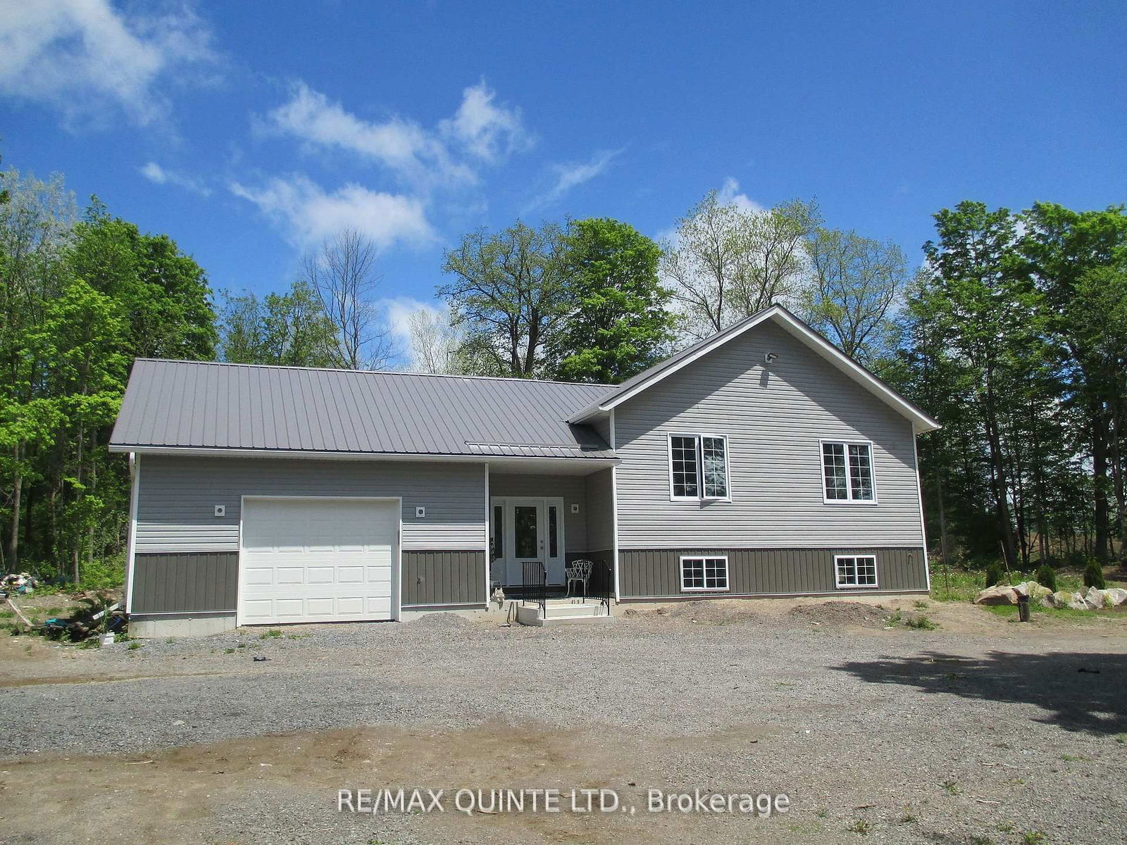 Building at 325 Douglas Road, Madoc, Centre Hastings