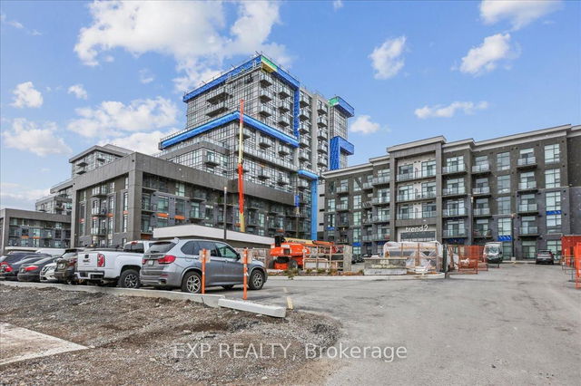 904 - 460 Dundas Street