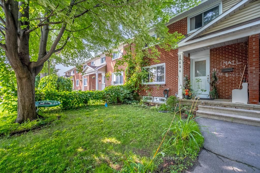Townhouse sold at 624 BORTHWICK Avenue, Ottawa, Castle Heights/Rideau High, K1K 2L9 - MLS: X12078678