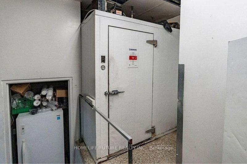 30 Duke St W, Kitchener, N2H 3W5 | Image 2