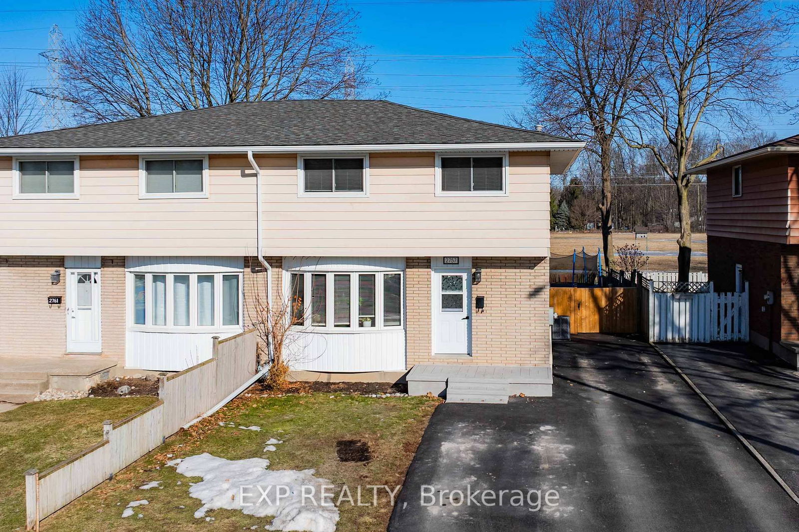 Semi-Detached House sold at 2757 Wedgewood Crescent, Niagara Falls, Stamford, L2J 2B6 - MLS: X12079670