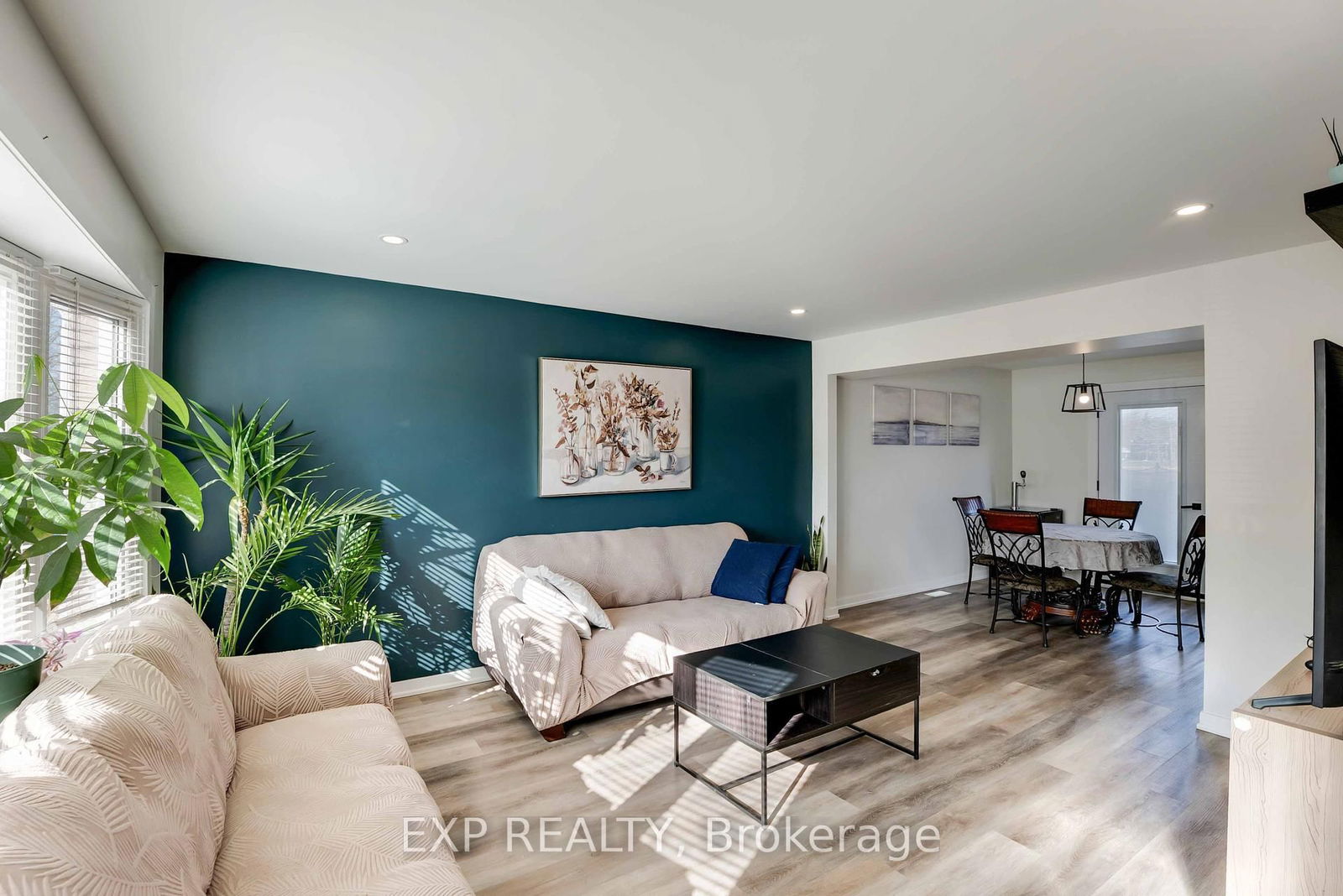Semi-Detached House sold at 2757 Wedgewood Crescent, Niagara Falls, Stamford, L2J 2B6 - MLS: X12079670