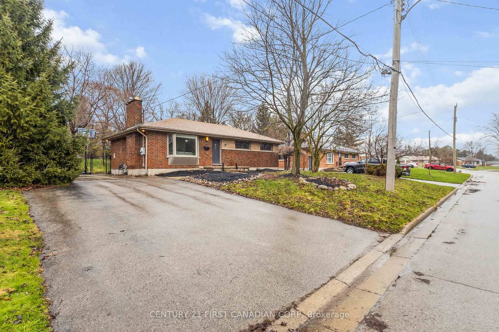 Detached House for sale at 919 Quinton Road, London, North P, N6H 3A8 - MLS: X12079859