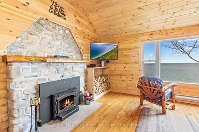 1132 Dyers Bay Rd, Northern Bruce Peninsula - Northern Bruce Peninsula image-0-2