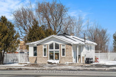 2147 Mer Bleue Rd, Ottawa - Avalon West image-0-1