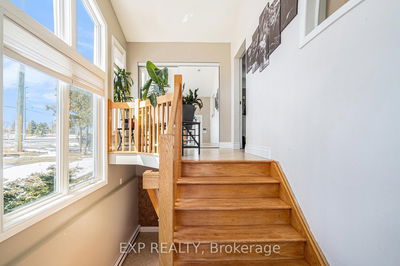 2147 Mer Bleue Rd, Ottawa - Avalon West image-0-2