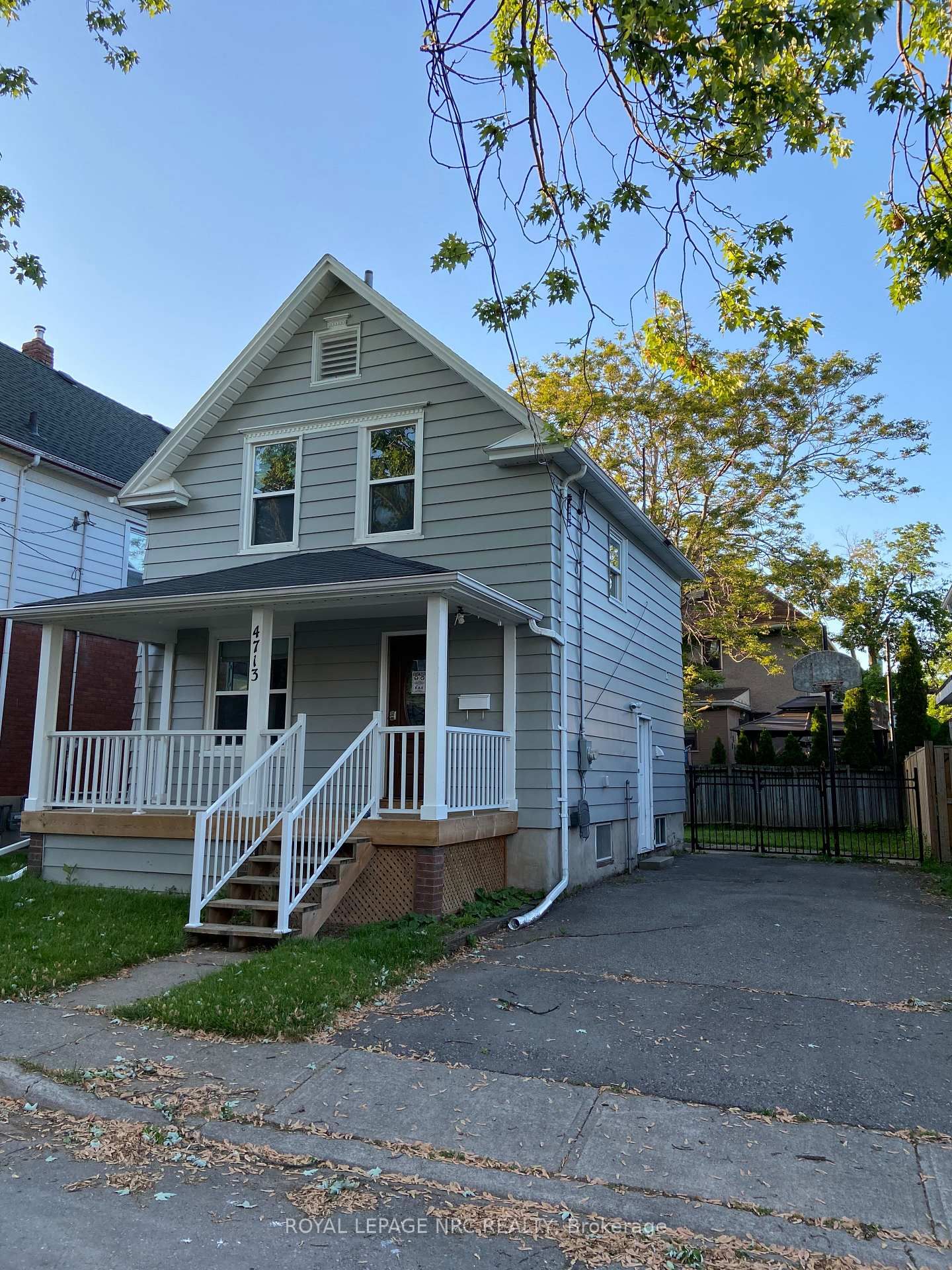 Detached House for sale at 4713 Cookman Crescent, Niagara Falls, Downtown, L2E 1C1 - MLS: X12080203