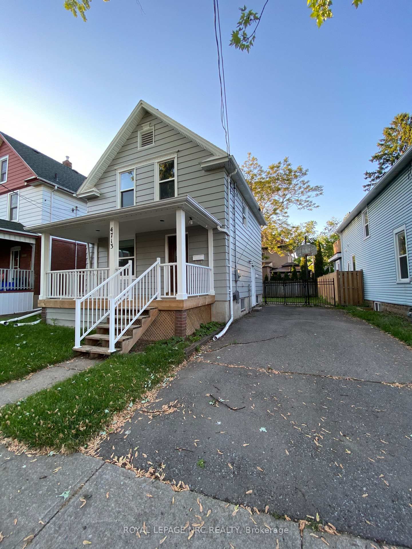 Detached House for sale at 4713 Cookman Crescent, Niagara Falls, Downtown, L2E 1C1 - MLS: X12080203