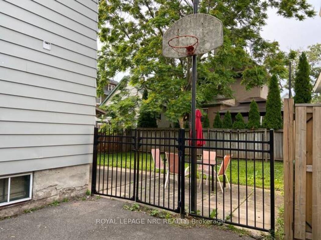 Detached House for sale at 4713 Cookman Crescent, Niagara Falls, Downtown, L2E 1C1 - MLS: X12080203