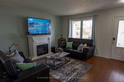 27 Crusoe Pl, Ingersoll - North image-0-2