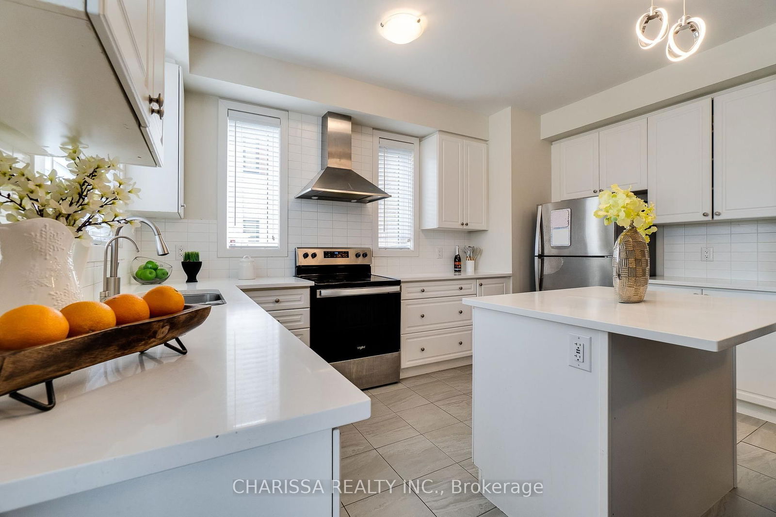 Townhouse for sale at 98-590 North Service Road, Hamilton, Stoney Creek, L8E 0K5 - MLS: X12080450