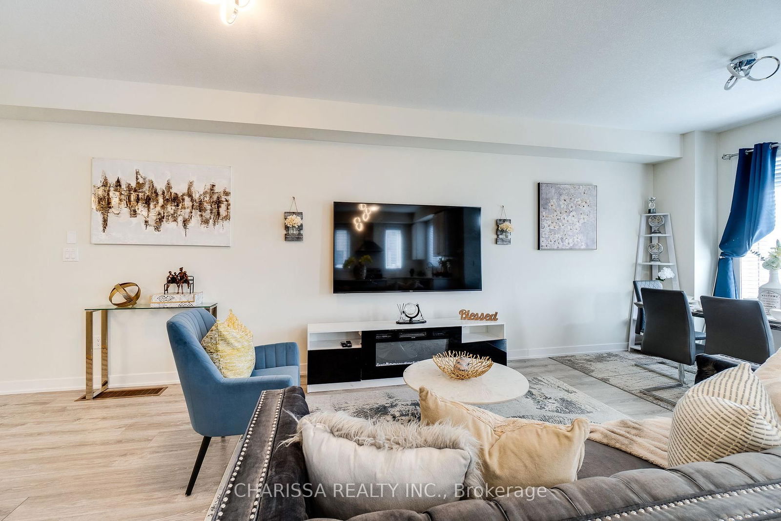 Townhouse for sale at 98-590 North Service Road, Hamilton, Stoney Creek, L8E 0K5 - MLS: X12080450