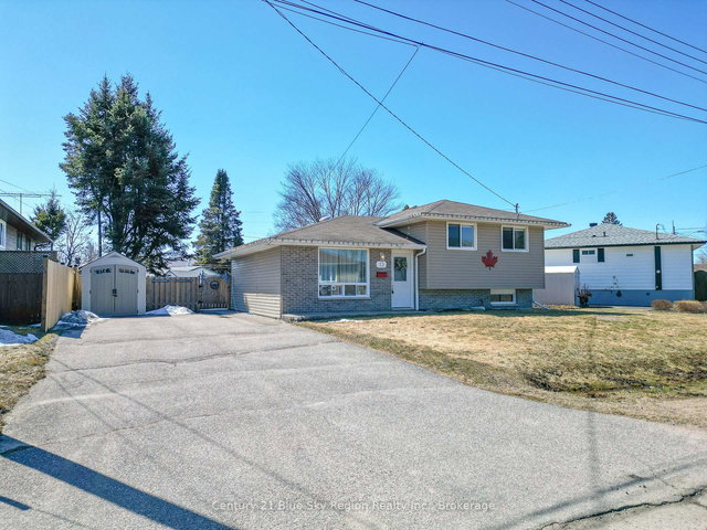 13 Van Horne Crescent