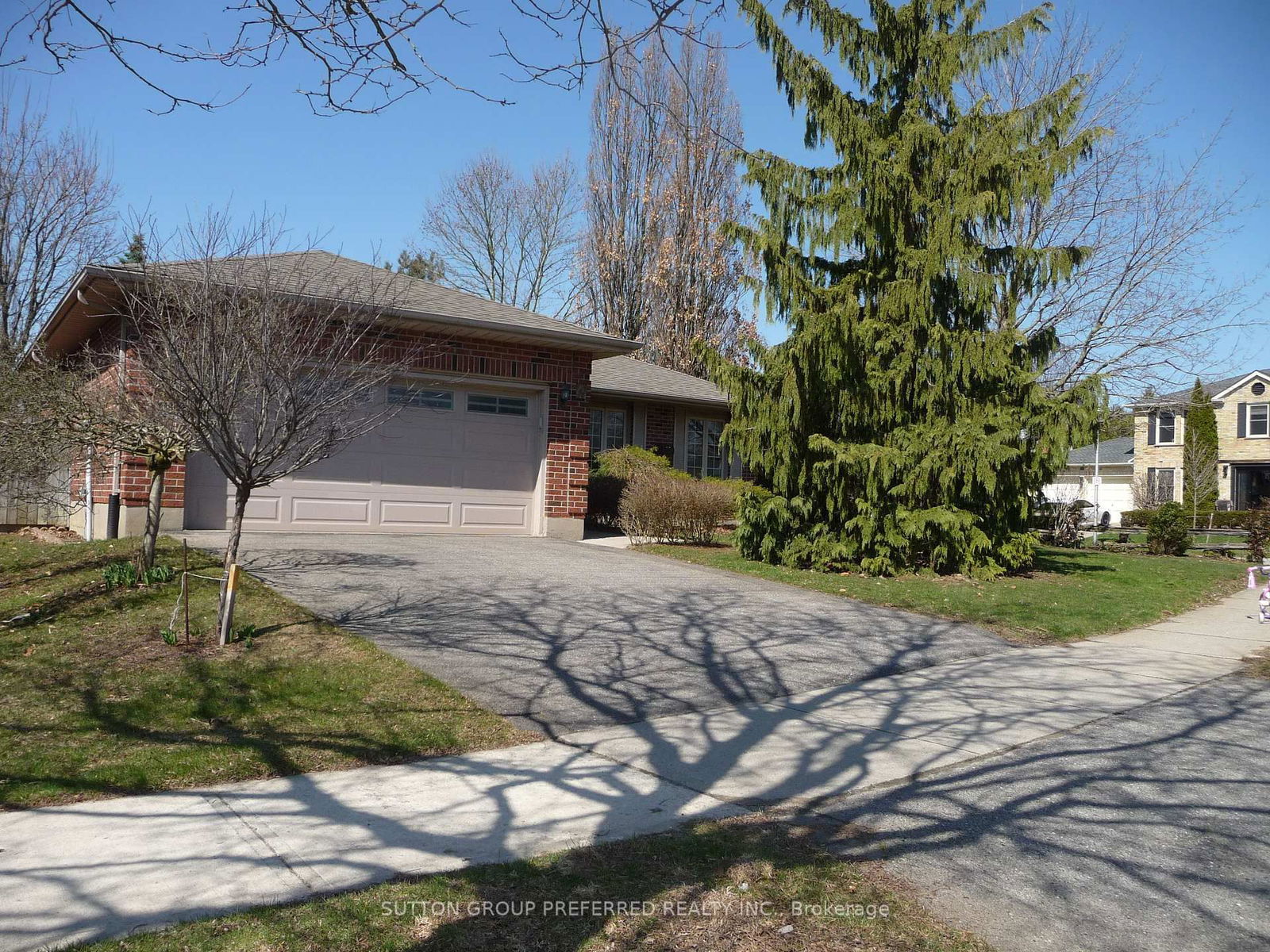 Detached House for sale at 4 VIRGINIA Crescent, London, North B, N5X 3E5 - MLS: X12080783