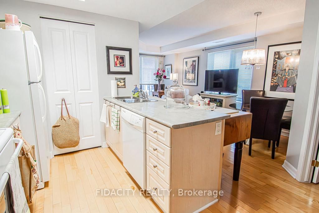 Condo sold at 8E-310 Central Park Drive, Ottawa, Central Park, K2C 4G4 - MLS: X12080856