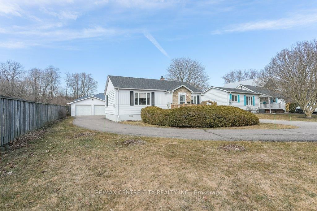 Detached House for sale at 367 Warren Street, Central Elgin, Port Stanley, N5L 1B5 - MLS: X12080897