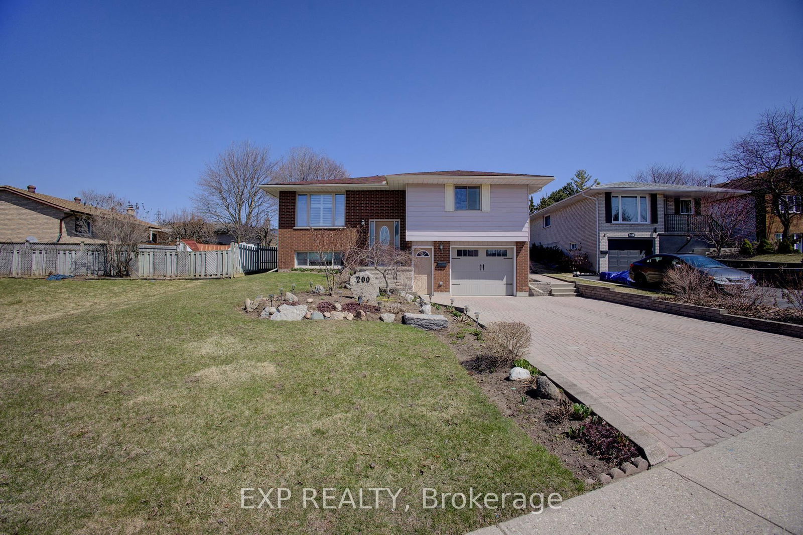 Detached House sold at 200 Williamsburg Road, Kitchener, N2E 2N2 - MLS: X12081020