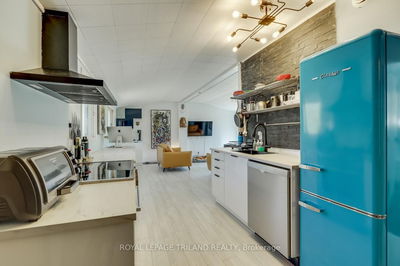 7933 KATHARINE Cres, Lambton Shores - Port Franks image-0-1